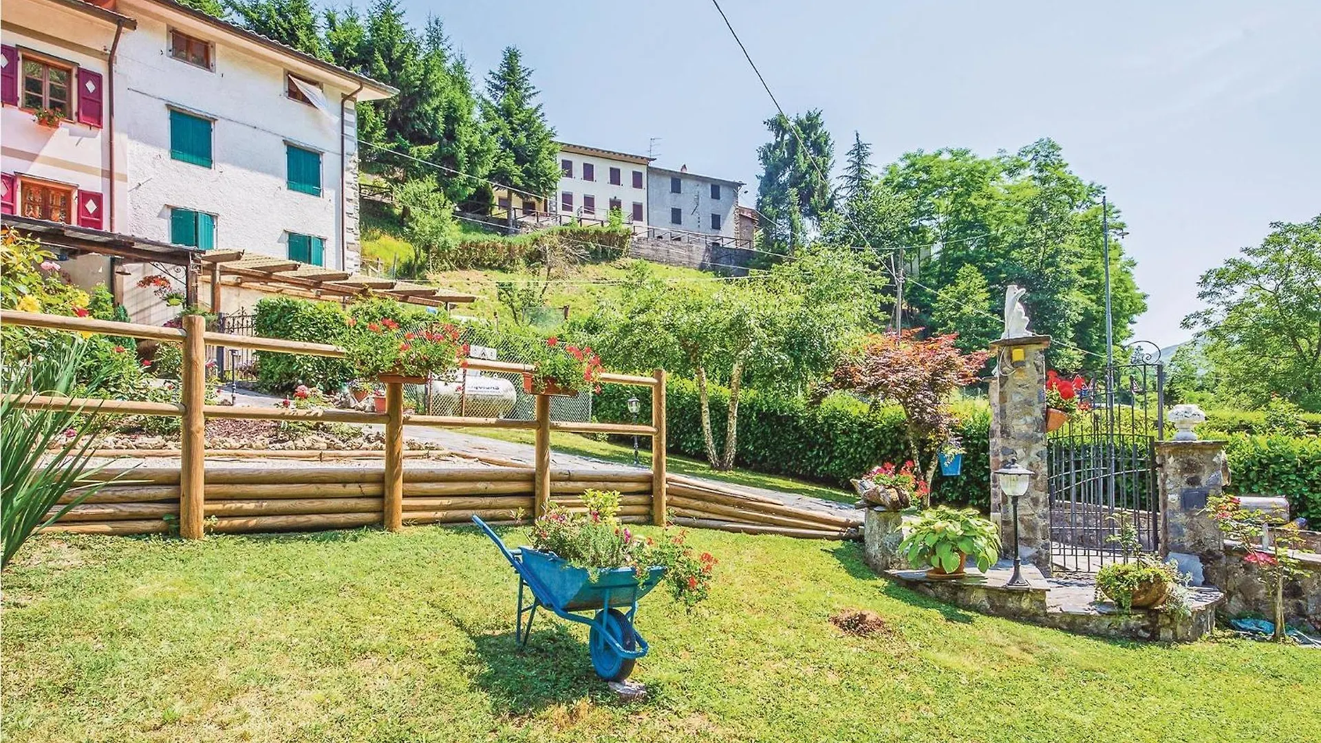 Maresa Villa Pescaglia Holiday home